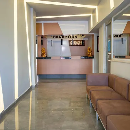 מלון Aslan Corner 3*